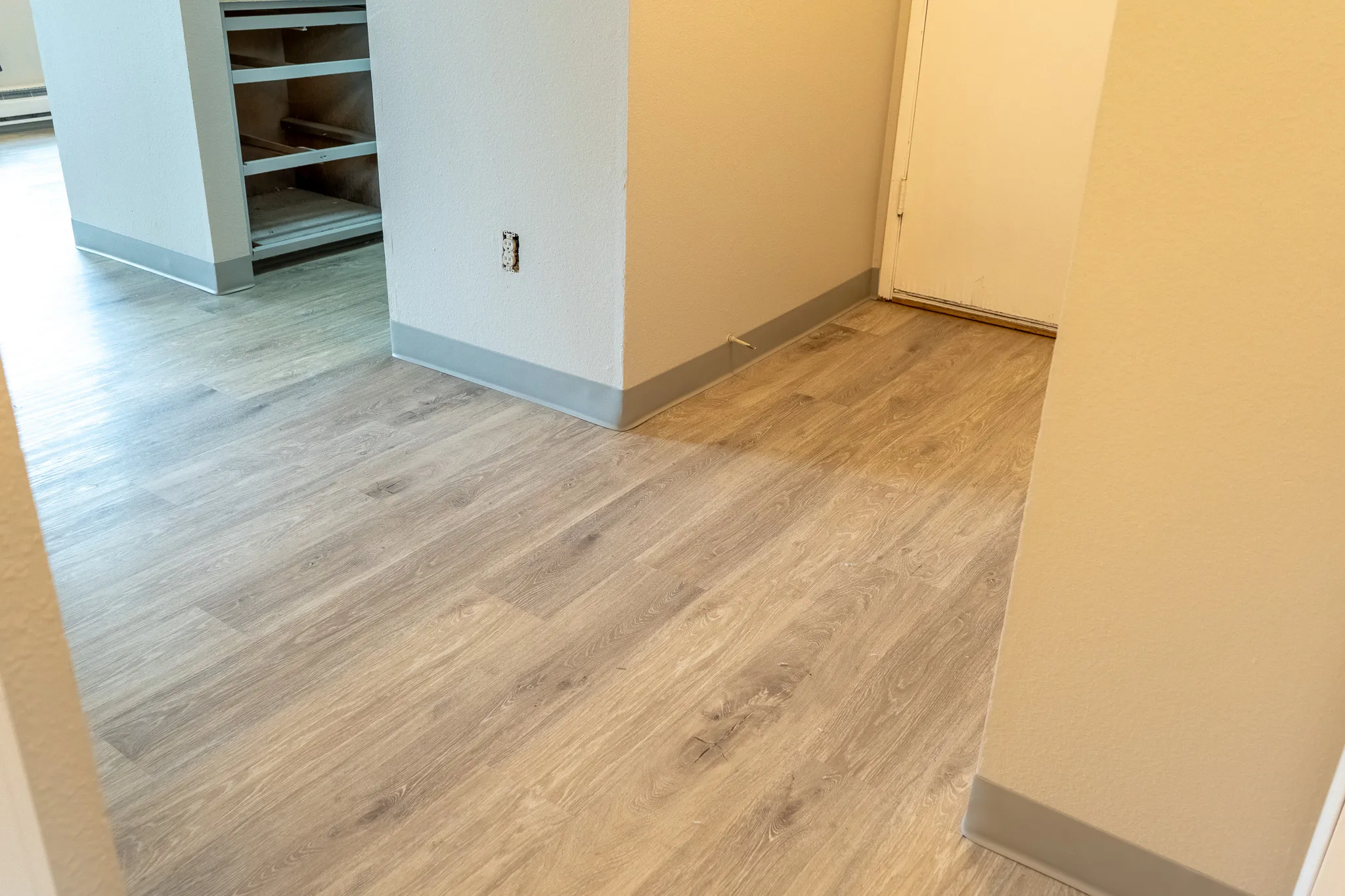 Hillcrest Apartments WA - Apartment complex